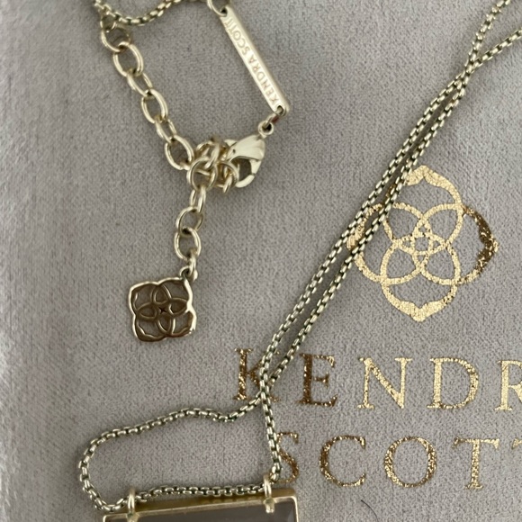 Kendra Scott bar leanor bar necklace 14k plated brass - Picture 2 of 2